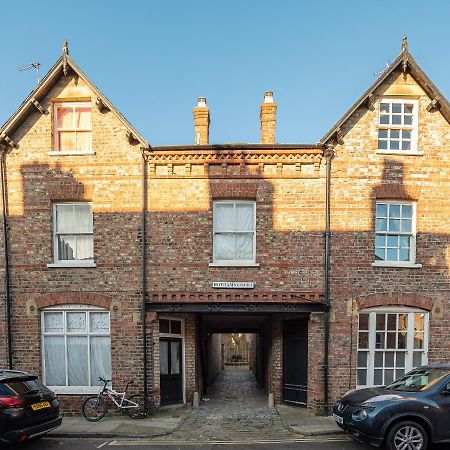 The Old Coach House Apartment York Exterior foto